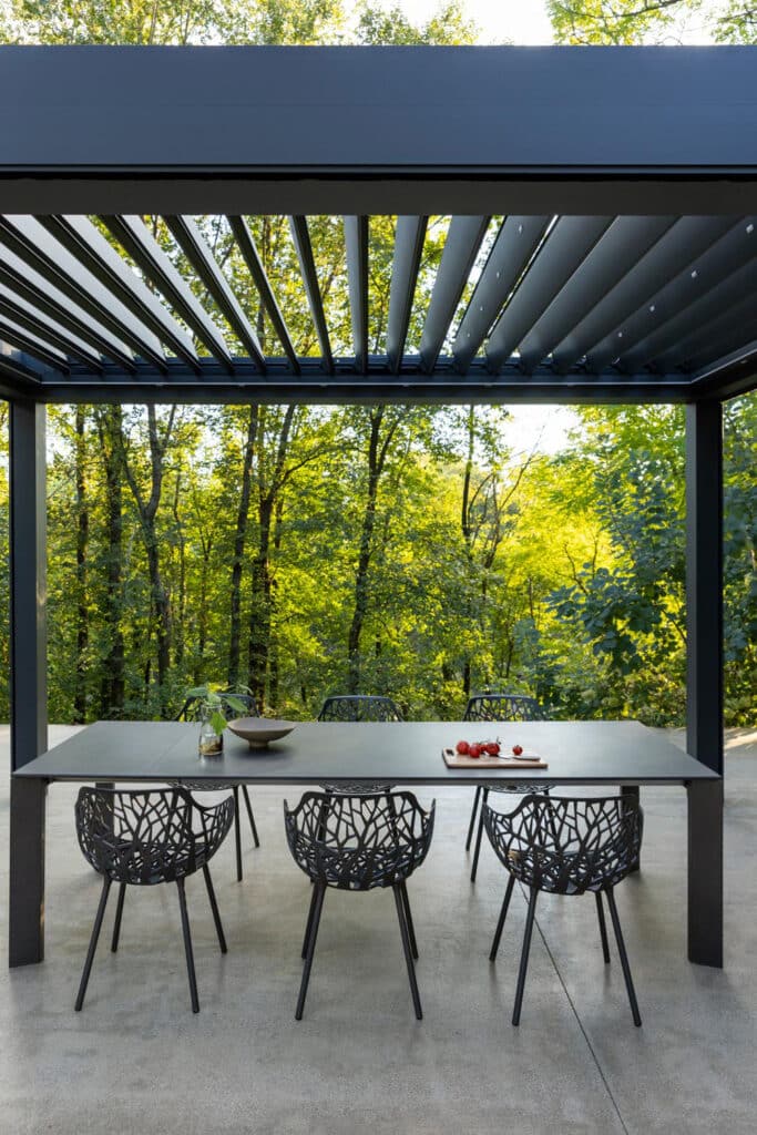 Bioklimatische Pergola Velvet Plus von Gibus: ein hohes Maß an Personalisierung für hochtechnologische, moderne und individuell gestaltete Außenbereiche. 1