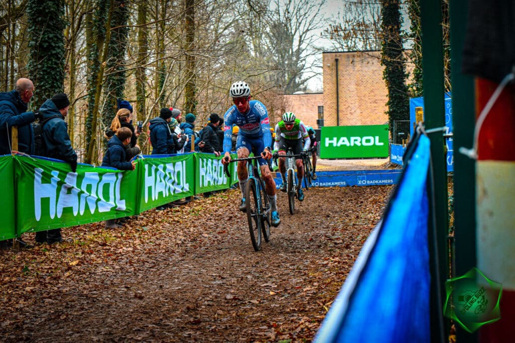 Harol extends partnership with X2O Bathrooms Trophy 2