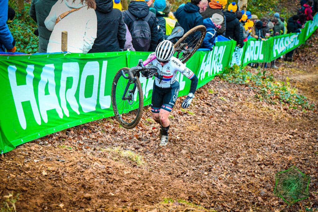 Harol extends partnership with X2O Bathrooms Trophy 1