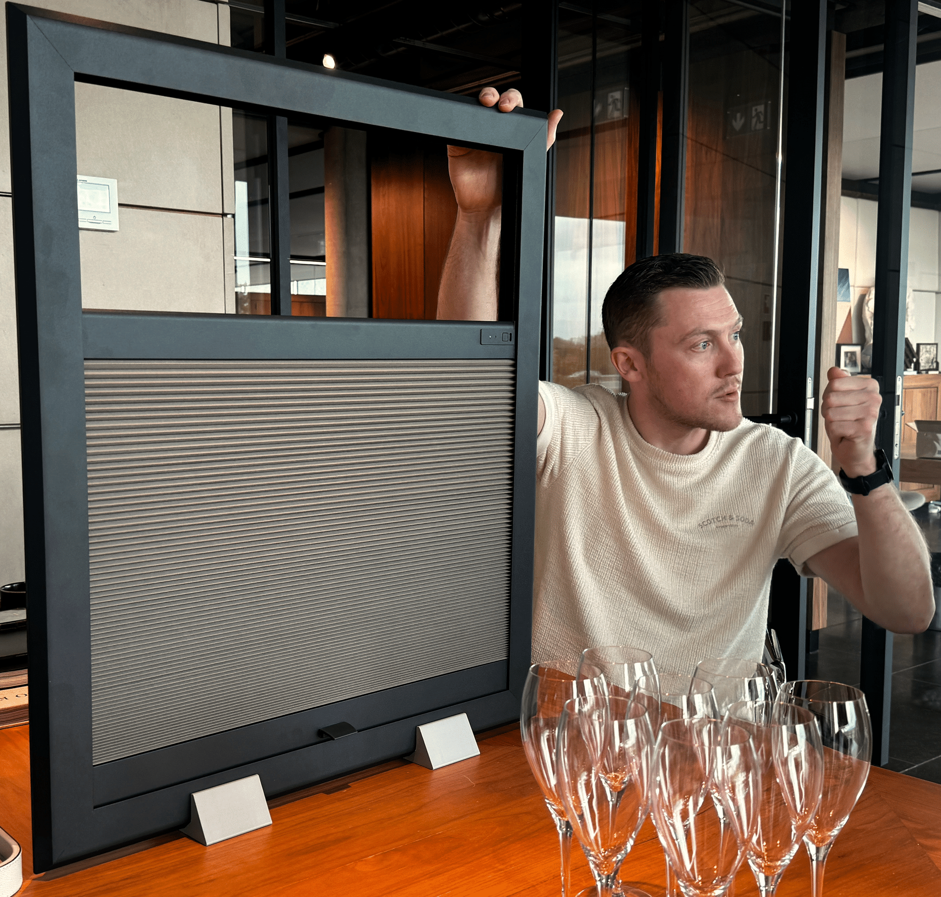Categorie binnenzonwering: Coulisse uit Enter wint Z&R Award met Smart Frame het click-in frame voor draai-kiepramen en deuren 3