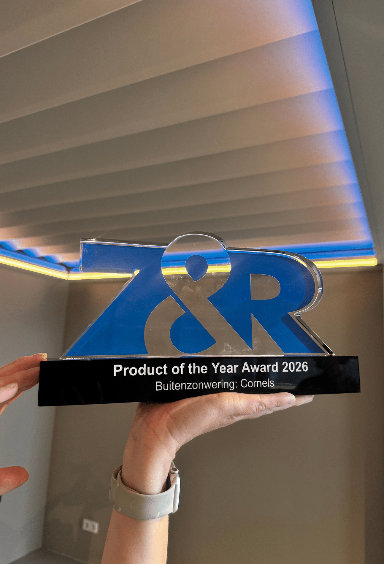 Kategorie Außenbeschattung: Der Z&R Award 2026 geht an CORNELS für seine innovative modulare Terrassenüberdachung 1